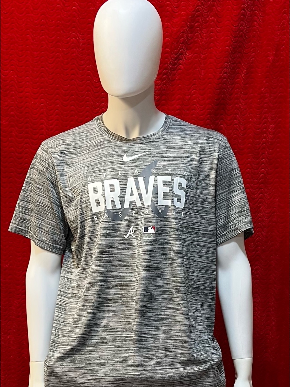 Men’s XL Gray Dry-Fit Nike Atlanta Braves Shirt With Graphic